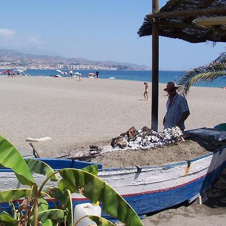 Hostal Mediterraneo Торре-дель-Мар Екстер'єр фото