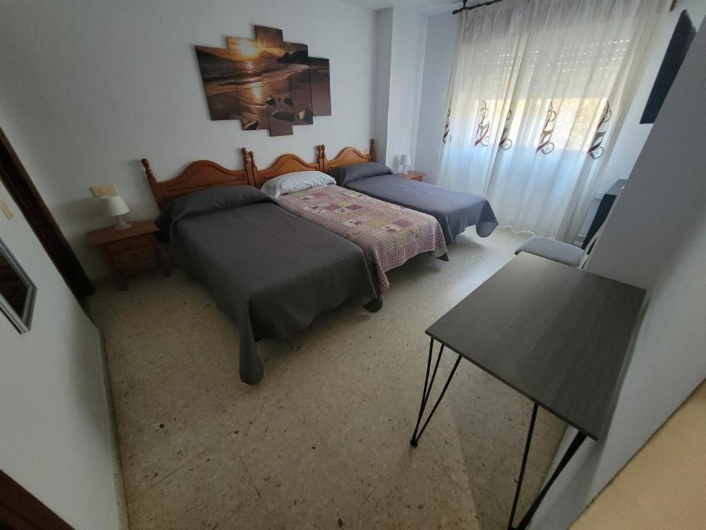 Hostal Mediterraneo Торре-дель-Мар Екстер'єр фото