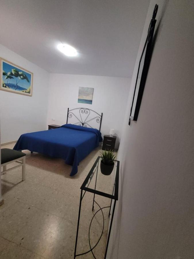 Hostal Mediterraneo Торре-дель-Мар Екстер'єр фото