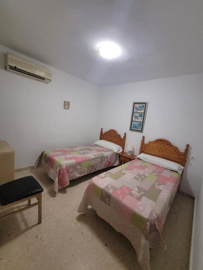 Hostal Mediterraneo Торре-дель-Мар Екстер'єр фото