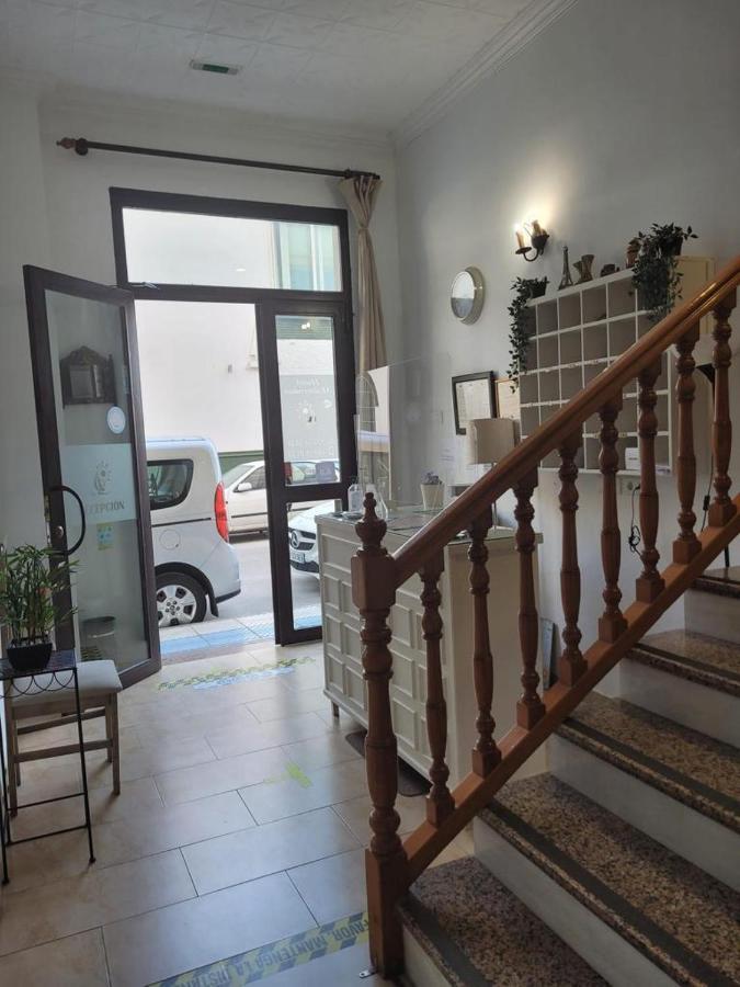 Hostal Mediterraneo Торре-дель-Мар Екстер'єр фото