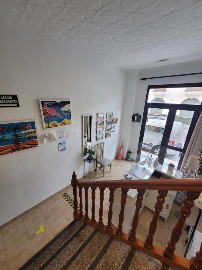 Hostal Mediterraneo Торре-дель-Мар Екстер'єр фото