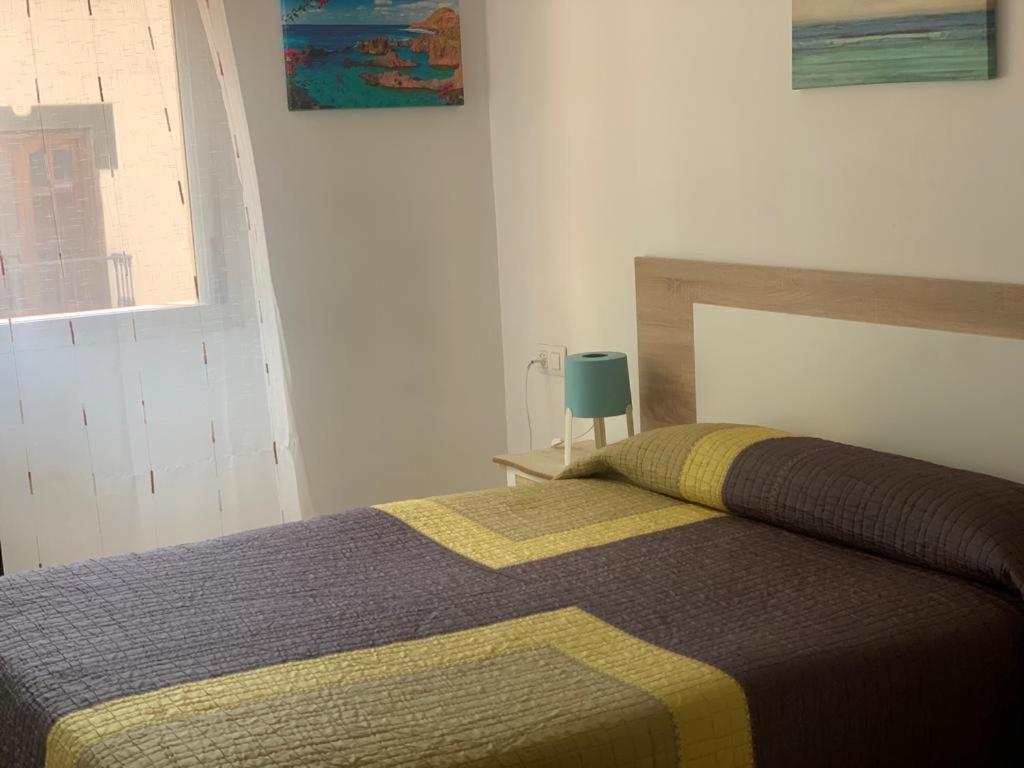 Hostal Mediterraneo Торре-дель-Мар Екстер'єр фото
