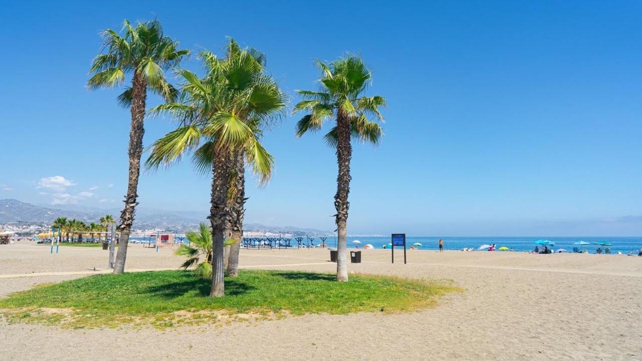 Hostal Mediterraneo Торре-дель-Мар Екстер'єр фото