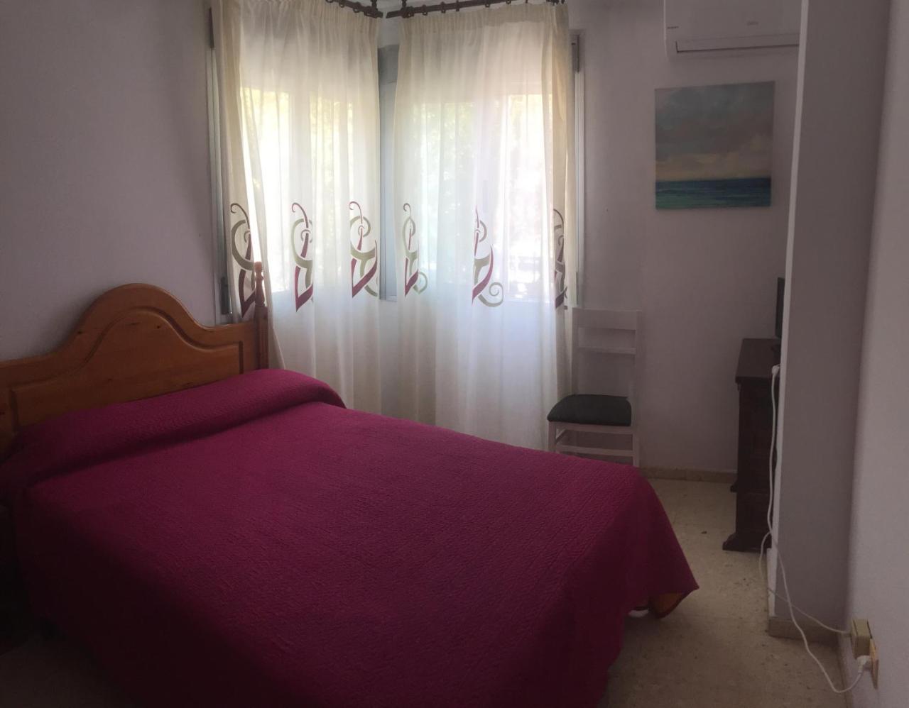 Hostal Mediterraneo Торре-дель-Мар Екстер'єр фото