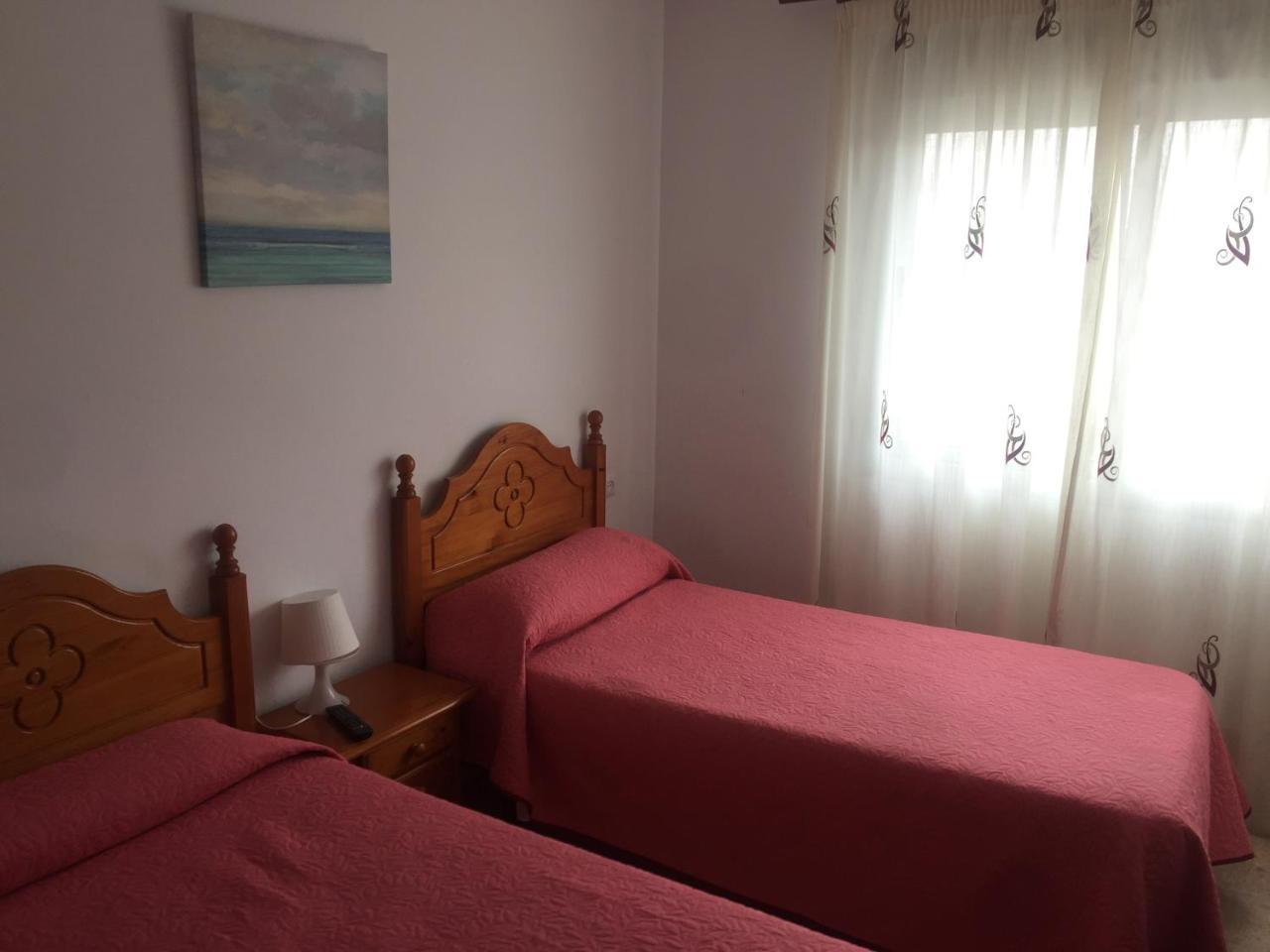 Hostal Mediterraneo Торре-дель-Мар Екстер'єр фото