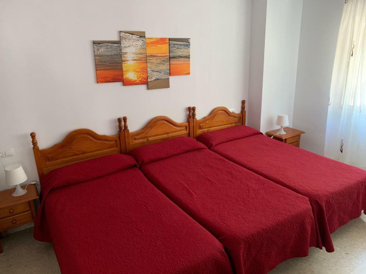 Hostal Mediterraneo Торре-дель-Мар Екстер'єр фото