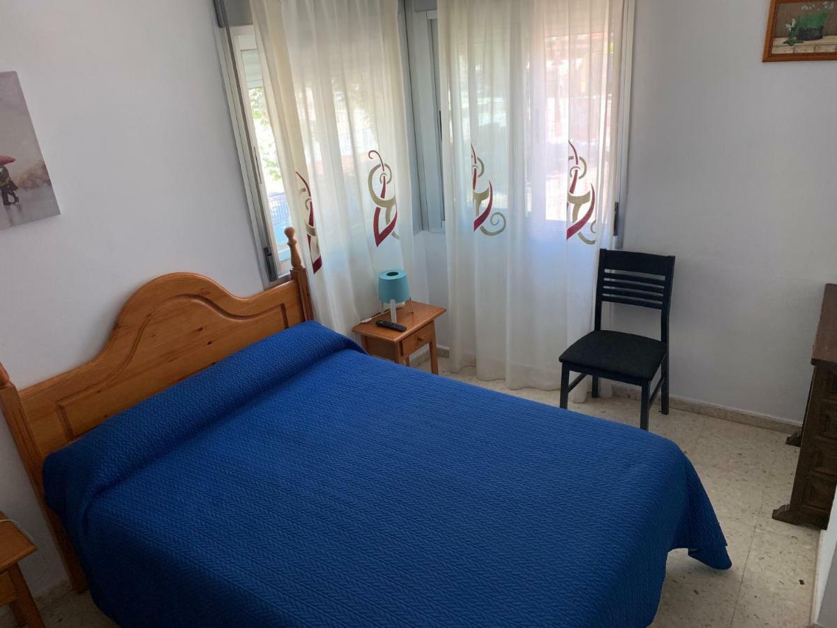 Hostal Mediterraneo Торре-дель-Мар Екстер'єр фото
